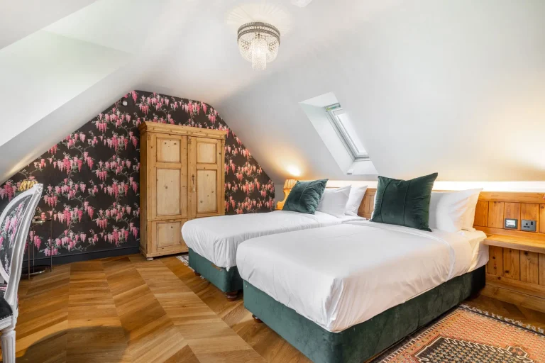 Doubel bed Cottage
