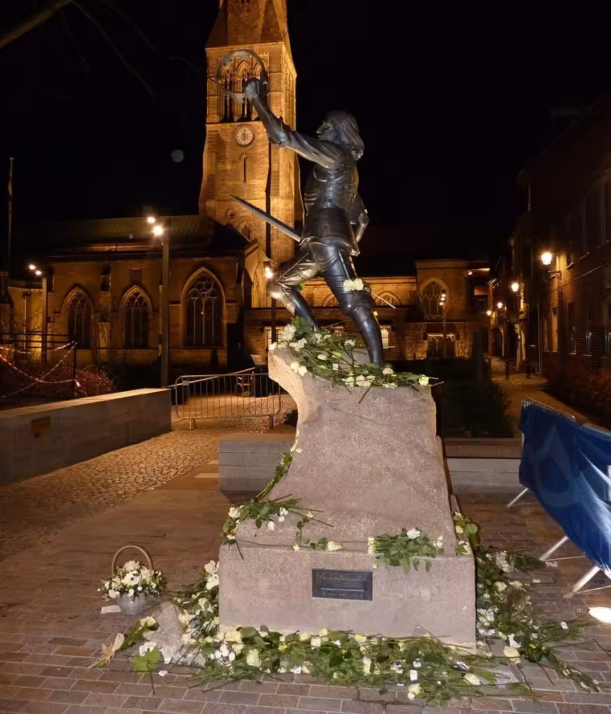 statue of king richard